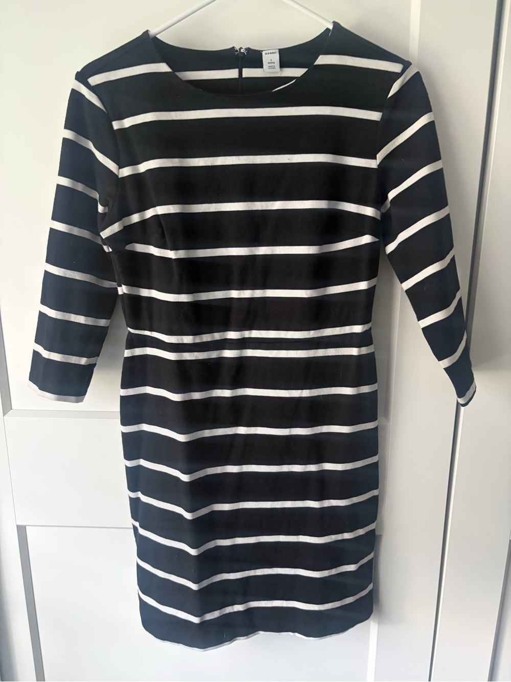 Old Navy Black and White Striped Long Sleeve Sheath Dress -SP